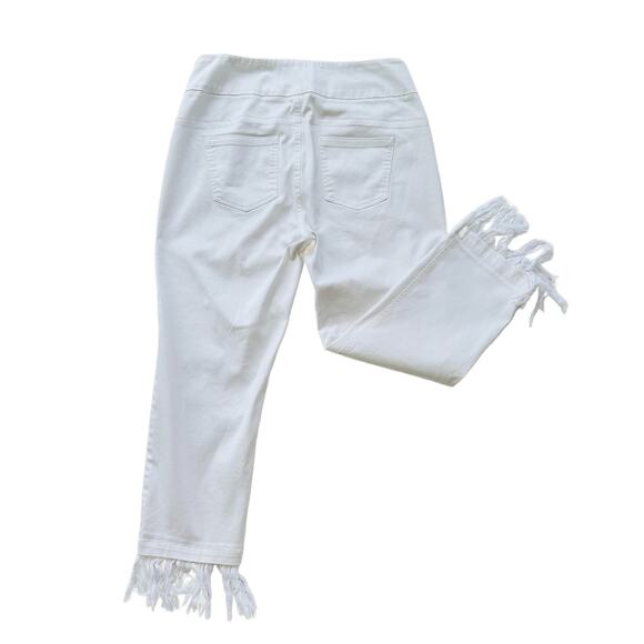 LULU-B Capri Fringe Hem White Pant, Stretchy, Size 8 - Picture 5 of 8